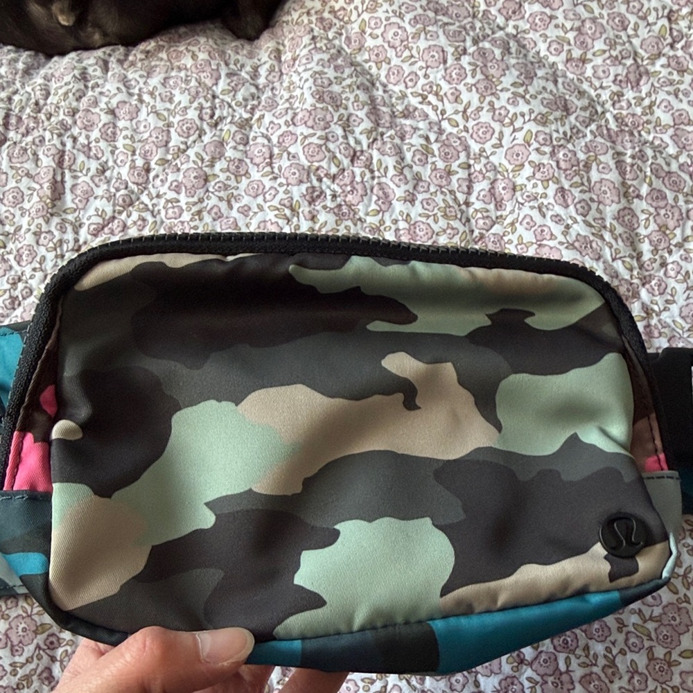 Lululemon Athletica Camouflage 1 Litre Belt Bag